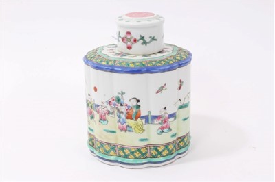 Lot 149 - Early 20th century Chinese export famille rose tea canister and cover