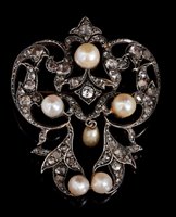 Lot 431 - Victorian diamond and pearl pendant/brooch,...