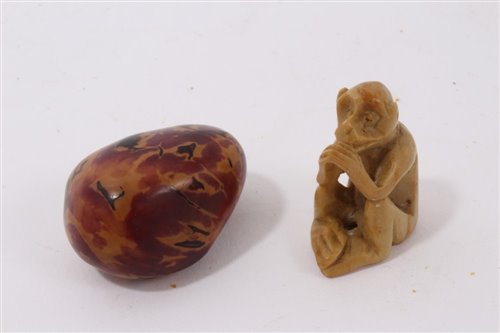 Lot 838 - Antique Japanese painted 'pebble' netsuke 4cm...