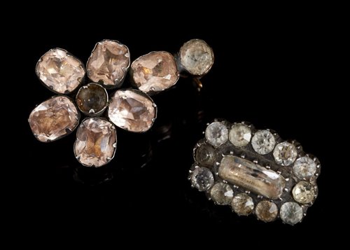 Lot 411 - Georgian paste set flower brooch in silver...
