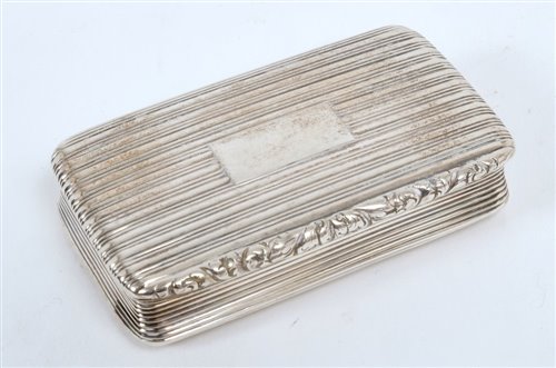 Lot 282 - George III silver snuff box of rectangular...