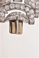 Lot 465 - A very fine Art Deco diamond and platinum...