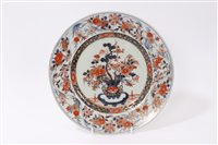 Lot 83 - Early 18th century Japanese Imari plate with...