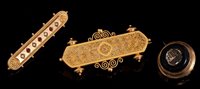 Lot 433 - Victorian Etruscan Revival gold bar brooch...