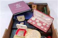 Lot 109 - World - mixed coinage - to include silver,...