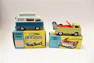 Lot 2719 - Corgi Volkswagen Breakdown Truck no. 490, Ford Thames 'Airborne' Caravan no. 420, both boxed (2)