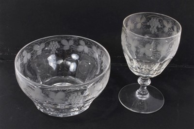 Lot 198 - Set of seven glasses rinsers, six matching engraved glasses
