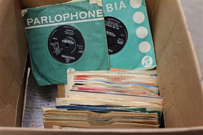 Lot 3568 - Box of single records – including Bob Dylan, The Beatles and The
Yardbirds (approximately 75)