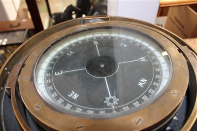 Lot 3525 - Second World War Naval wing repeater gyro compass