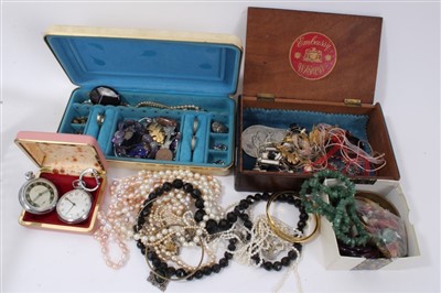 Lot 3391 - Selection of costume jewellery and bijouterie