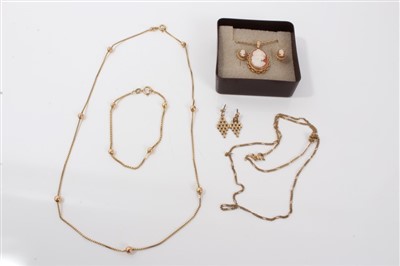 Lot 3216 - Group of gold (9ct) jewellery to include cameo pendant on chain,  pair cameo earrings, one other pair earrings, two chains and a bracelet