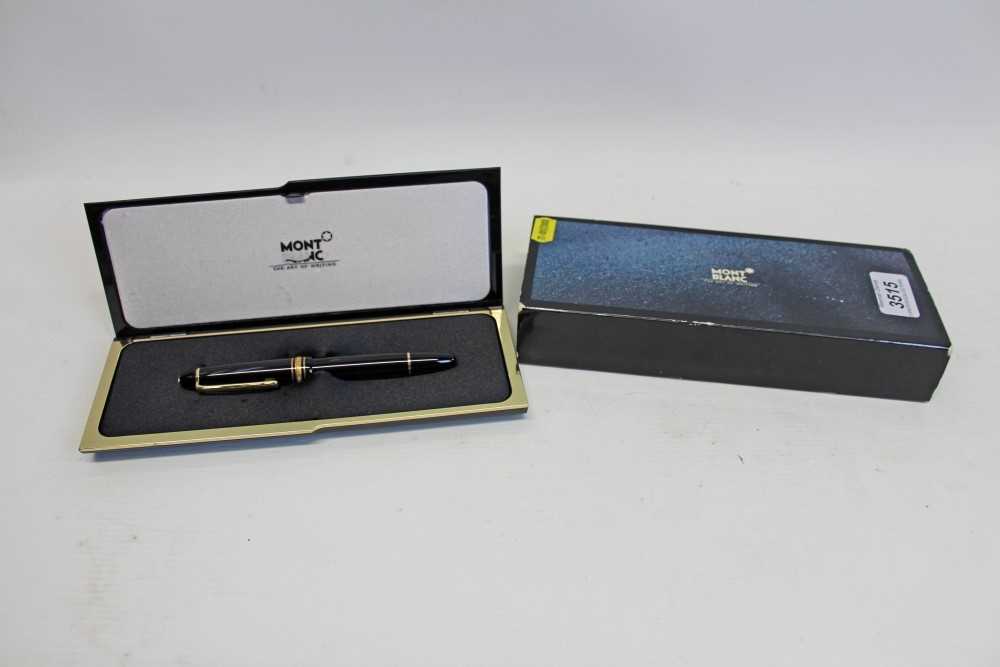 Lot 3515 - Mont Blanc fountain pen in box