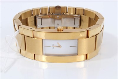 Lot 60 - Gucci gilt stainless steel wristwatch with