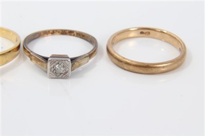Lot 3208 - Two gold (18ct) diamond single stone rings in illusion settings, gold (9ct) signet ring and gold (9ct) wedding ring. (4)