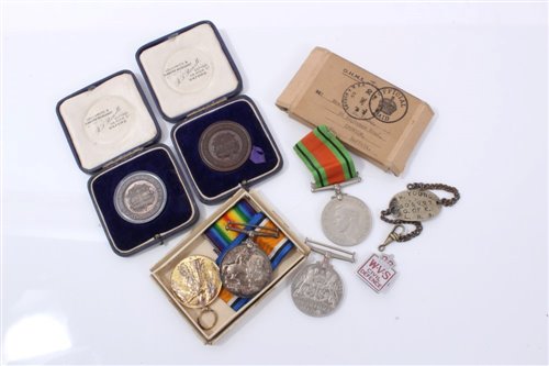 Lot 504 - First World War pair and other medals