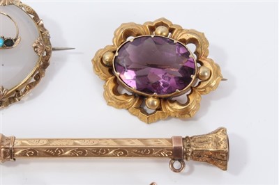 Lot 3224 - Group of jewellery to include two Victorian propelling pencils, two lockets, three Victorian brooches, and a Victorian torque bangle