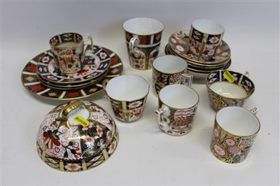 Lot 2104 - Selection of Royal Crown Derby Imari pattern teaware and plates (18 pieces)