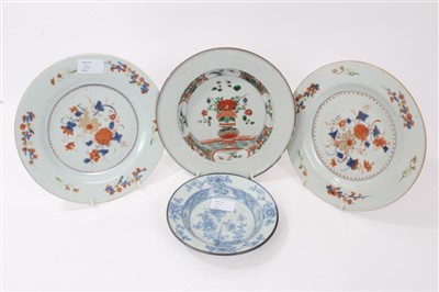Lot 241 - Early 18th century Chinese export famille verte plate with painted vase of flowers and three others