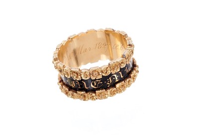 Lot 615 - Georgian 18ct gold and black enamel mourning ring