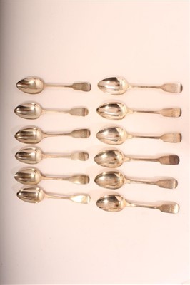 Lot 368 - Set of twelve George IV silver fiddle pattern dessert spoons, London 1824