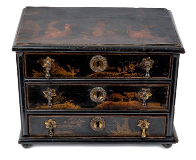 Lot 936 - Early 18th century style miniature chest of drawers
