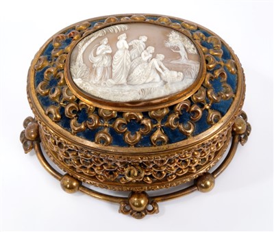 Lot 926 - 19th century Continental casket with shell cameo inset cover