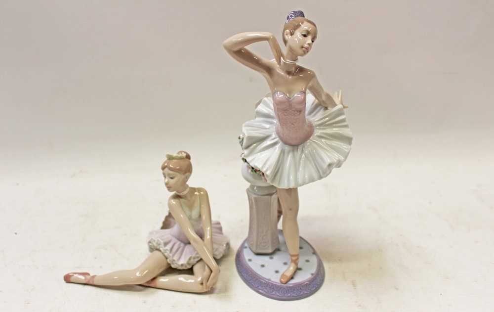 Lot 2018 - Two Lladro porcelain figures – Graceful Pose and Stage Presence – both boxed