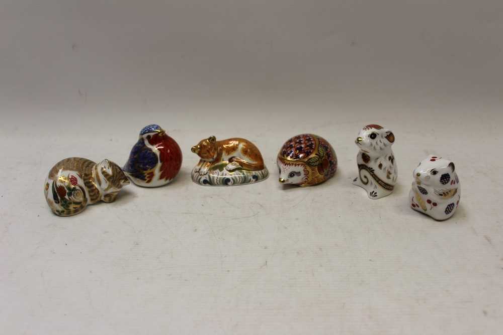 Lot 2034 - Six Royal Crown Derby paperweights – Harvest Mouse, Lion Cub, Mouse, Hedgehog, Robin and Cottage Garden Kitten, all boxed