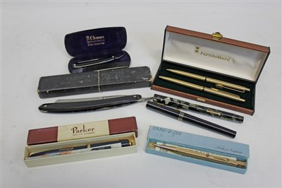 Lot 3517 - Collection of pens – including Parker, Osmiroid, Blackbird, Paper Mate ballpoint pen and propelling pencil set Yard-O-Led pencil, together with two razors