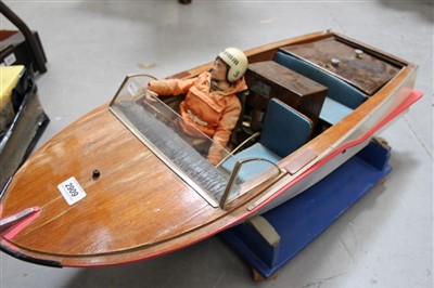 Lot 2909 - Scratch-built model of a speedboat – wooden construction
with Ranger II Controller