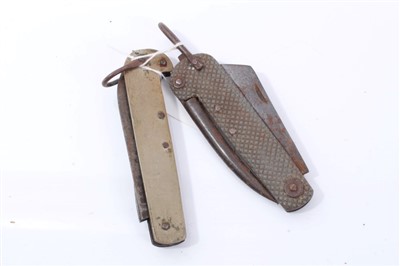 Lot 843 - First World War Canadian folding military pocket knife, marked M&D Canada, 1914, together with a Second World War Navy clasp knife by Joseph Rogers (2)