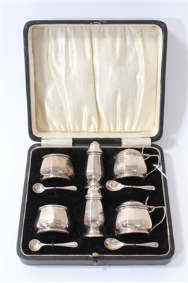 Lot 232 - 1920s silver six piece cruet set