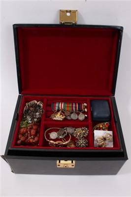 Lot 3276 - Jewellery box containing vintage costume jewellery, bead necklaces, coin bracelet, WWII miniature medal group and bijouterie