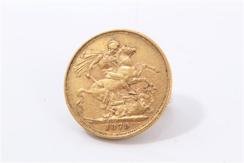 Lot 170 - G.B. gold Sovereign Victoria Y.H. George & the Dragon 1879M.  GF (1 coin)