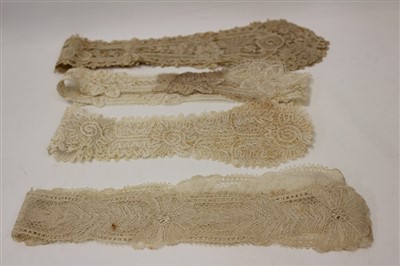 Lot 3079 - Collection of early 19th century lace items