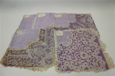 Lot 3079 - Collection of early 19th century lace items