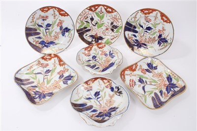 Lot 318 - Early 19th century English Imari palette dessert ware with floral decoration (16 pieces)