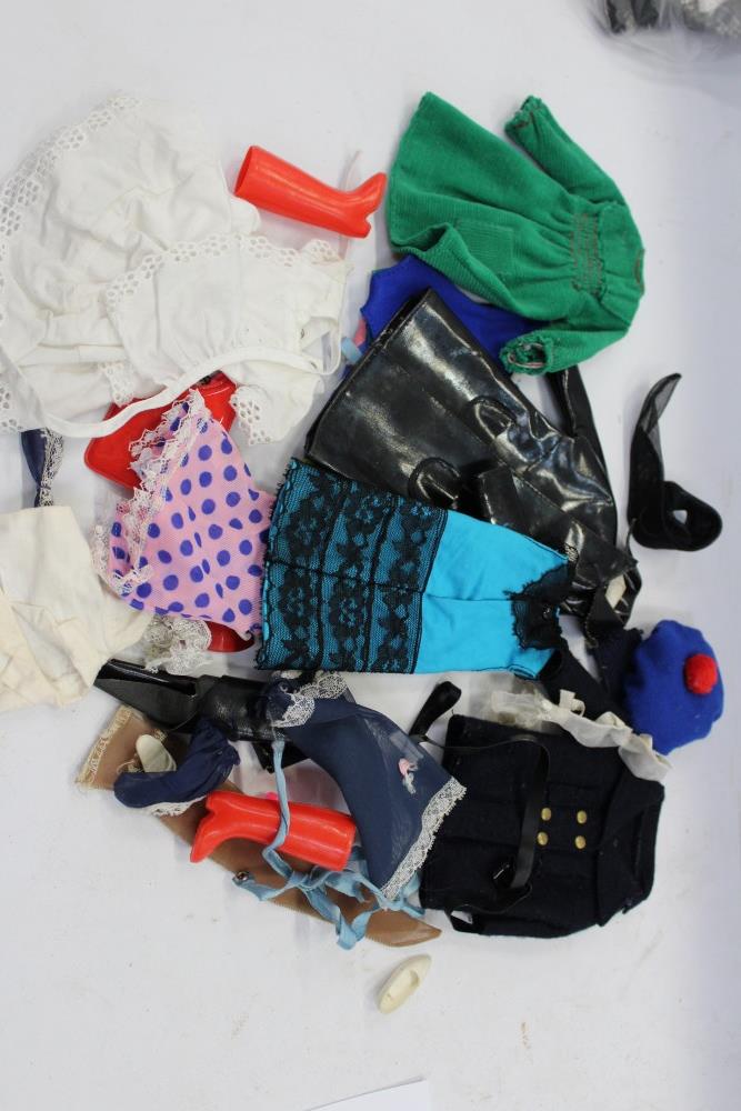 Lot 2884 Dolls Sindy Paul Patch And Tressy lot-2884-dolls-sindy-paul-patch-and-tressy