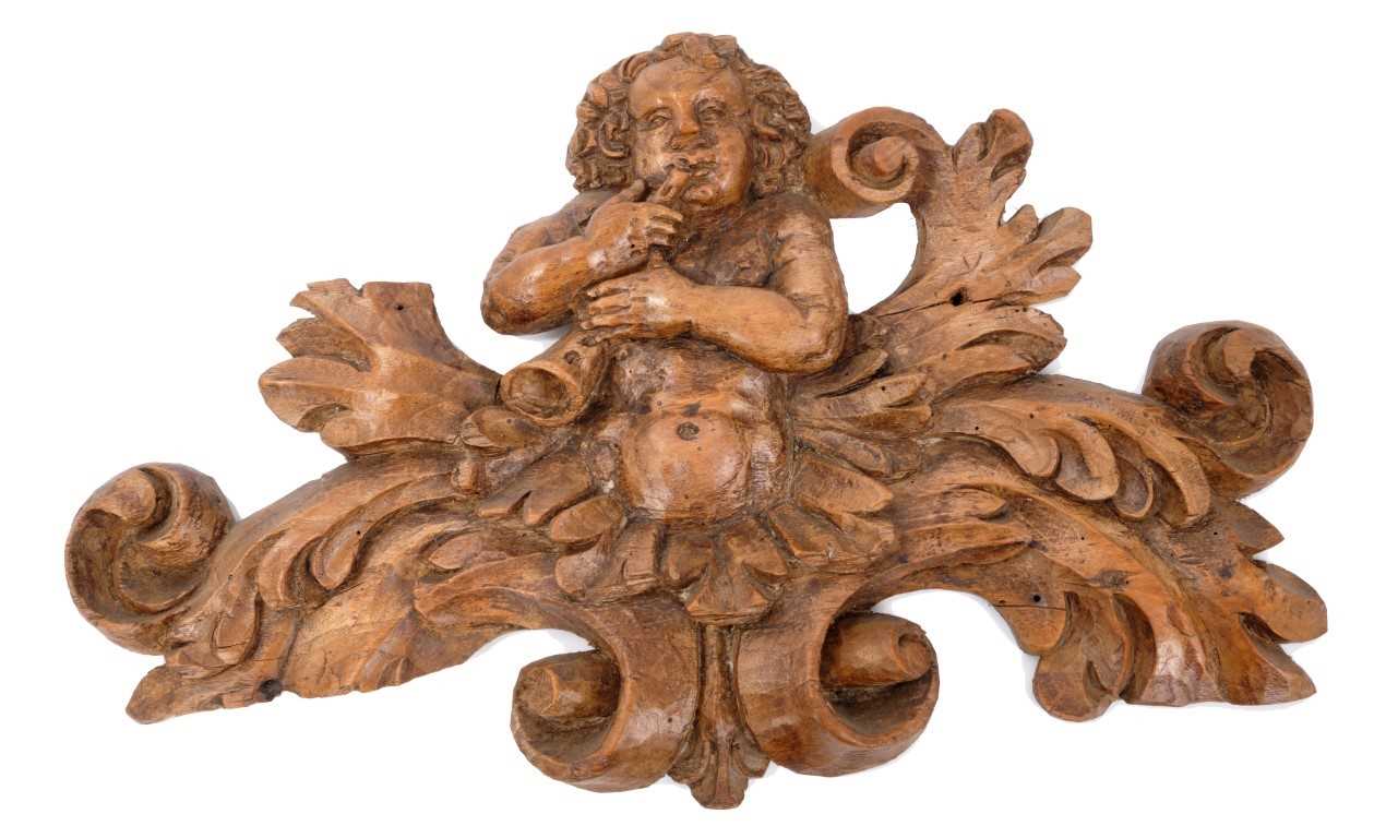 Lot 815 - 17th/18th century carved pine cresting