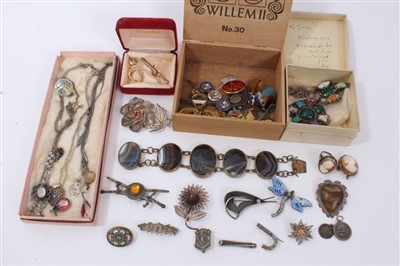 Lot 3385 - Group silver and white metal jewellery, gold and enamelled badges/pins