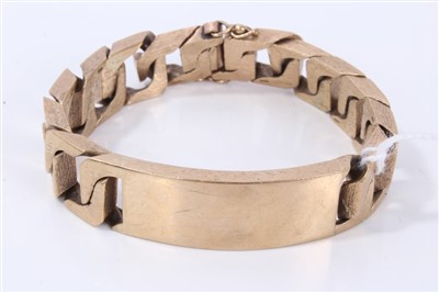 Lot 3298 - Gentlemen’s gold (9ct) identity bracelet