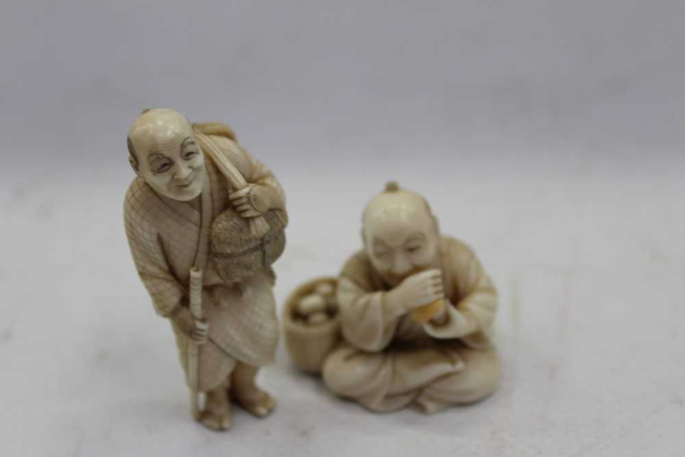 Lot 3686 - Meiji period Japanese carved ivory netsuke