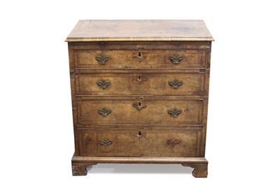 Lot 1414 - Fine early 18th century walnut crossbanded and featherbanded dressing chest