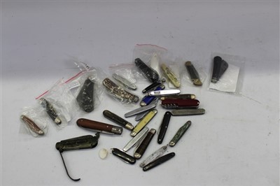 Lot 3698 - Collection of approximately twenty-eight vintage penknives and other knives