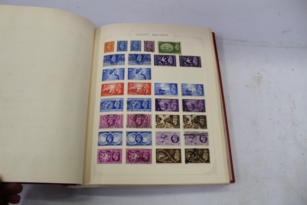 Lot 2532 Stamps World selection in albums