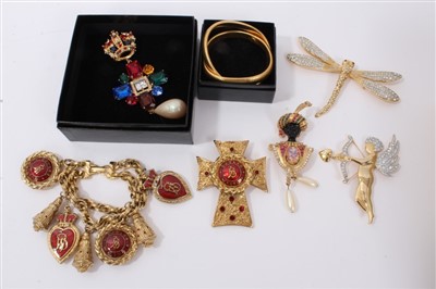 Lot 3323 - Group 1980s Butler & Wilson gilt metal costume jewellery (7)