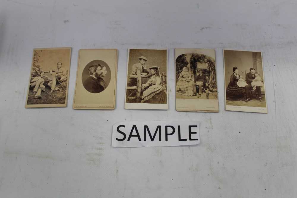 Lot 2539 - Carte de visite portraits