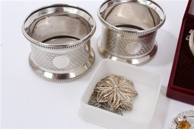 Lot 3331 - Group silver jewellery