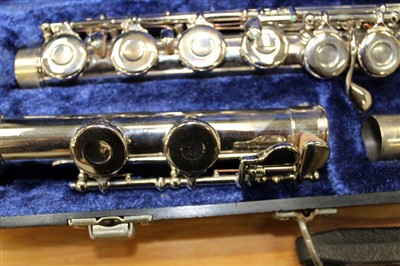 Lot 218 - Silvered flute by Artley, U.S.A.