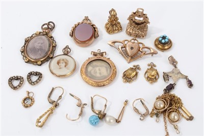 Lot 3383 - Group antique gold and yellow metal jewellery